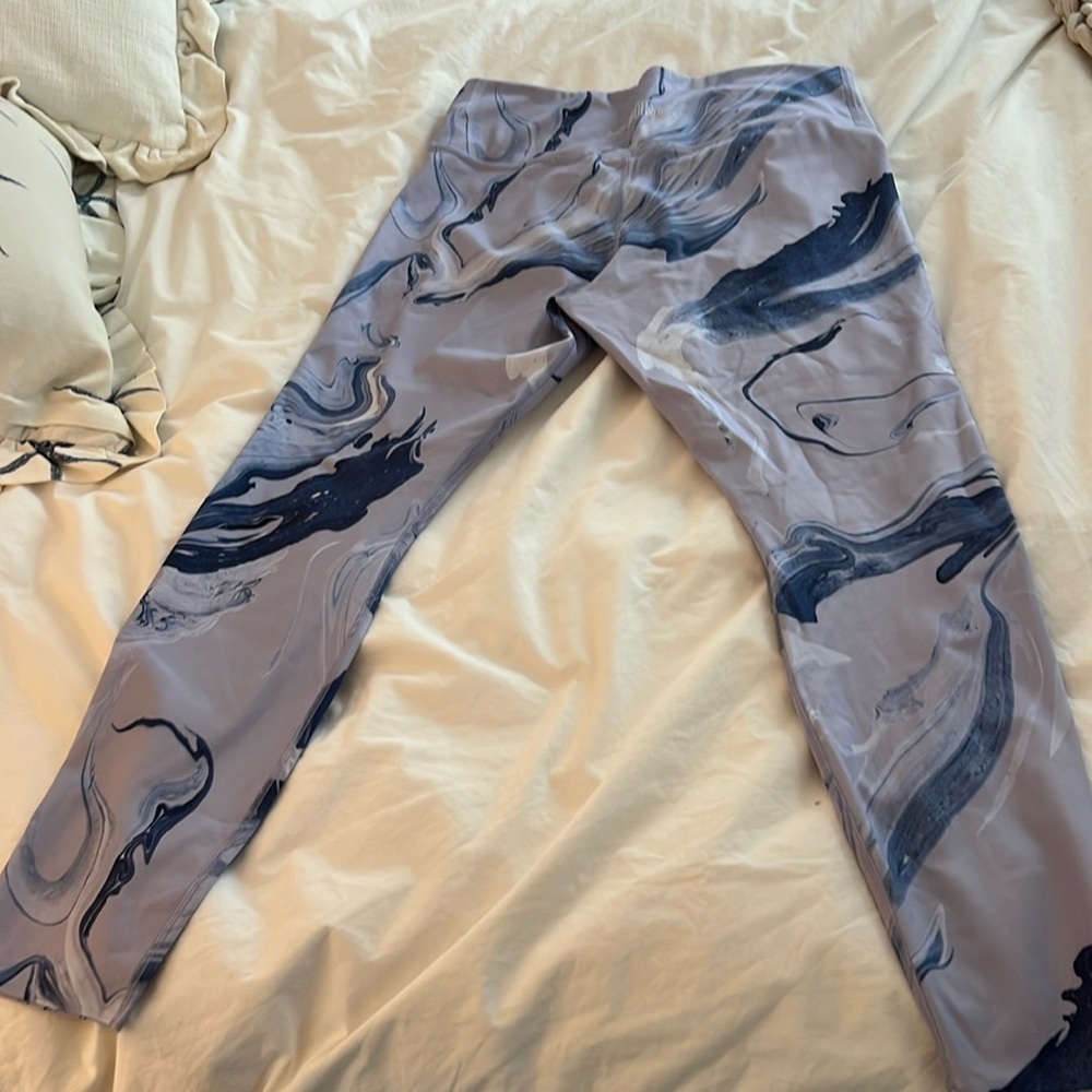 Nike gently worn purple 3/4 length dry fit leggings size large